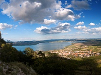 Panorama hradu a Pavlova...