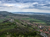 Sirotčí hrad a Klentnice, v pozadí Děvín, Děvičky a Nové Mlýny...